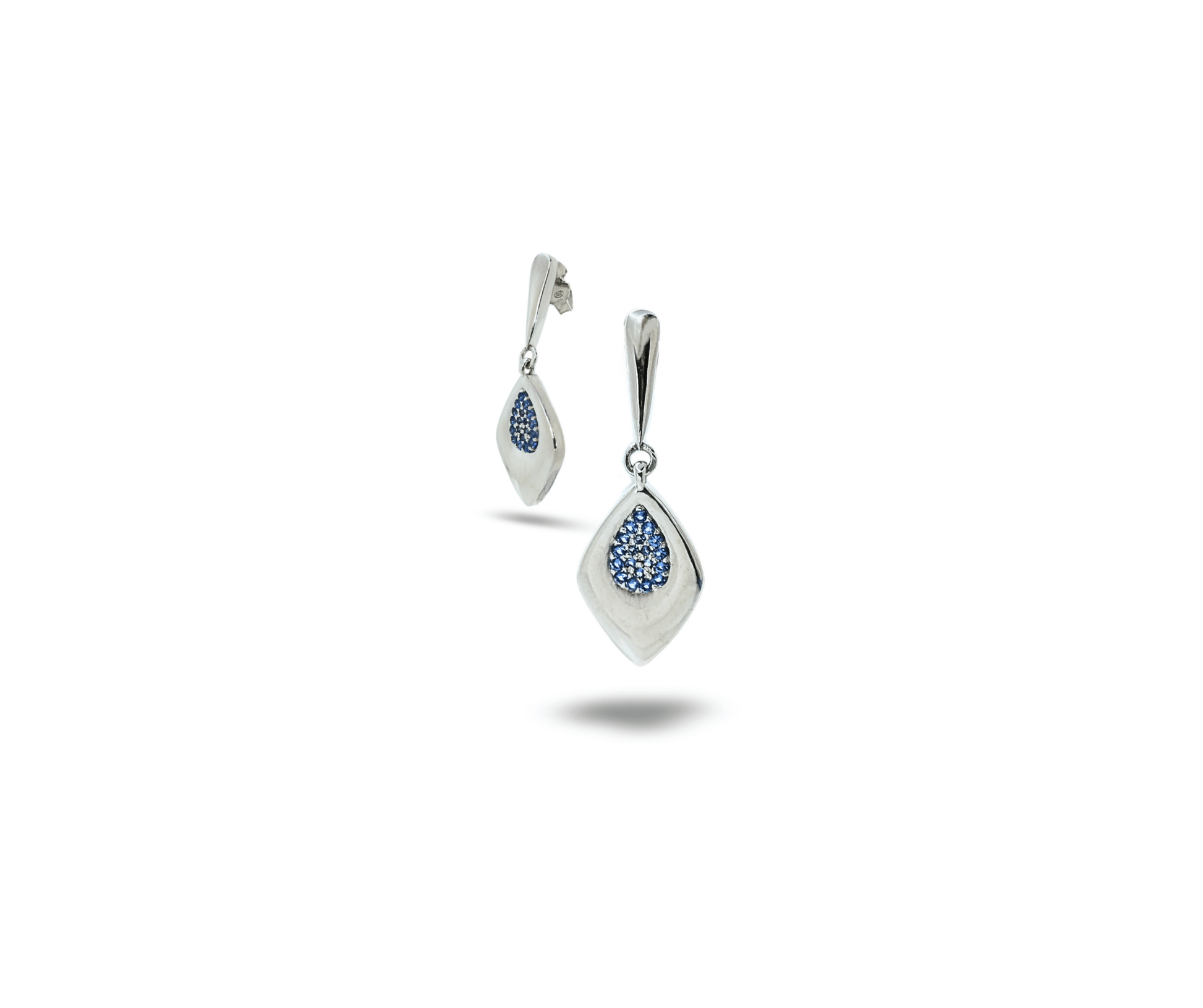 Orecchini Pavè Kallia in argento 925 con pavé di zirconia blu, design moderno e elegante.